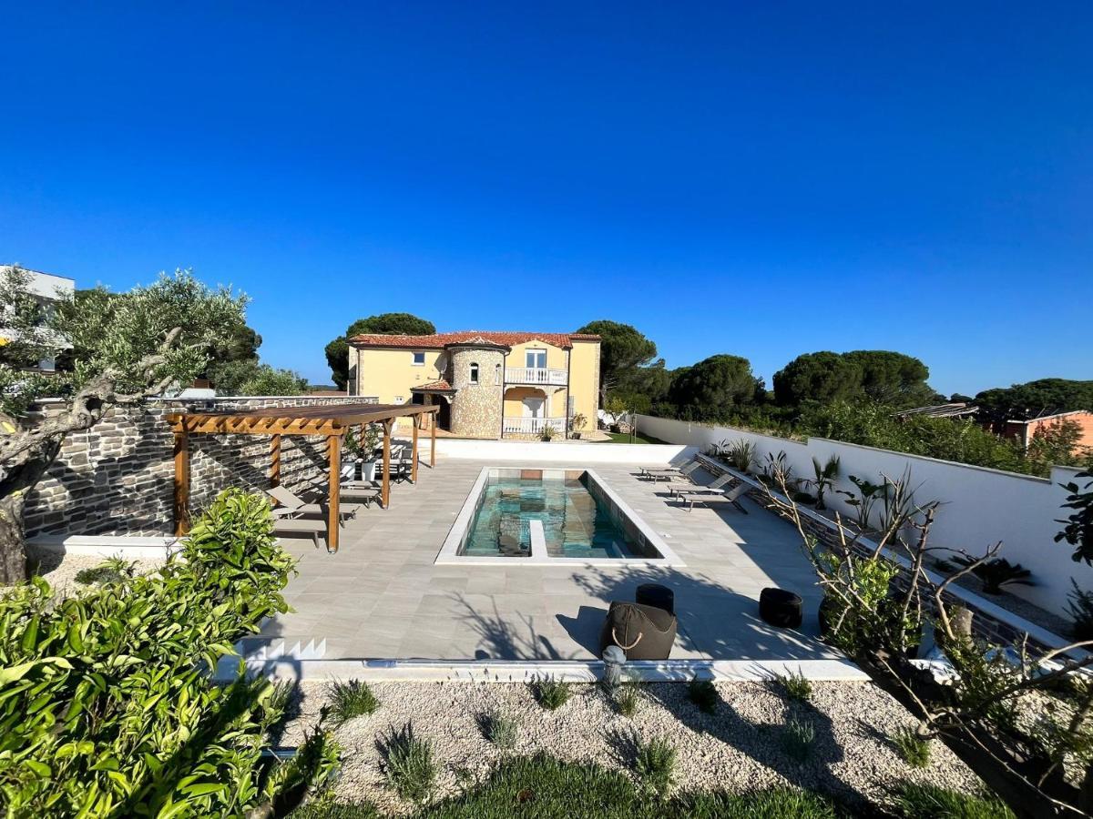 Olivea Luxury Suites Fazana Exterior photo